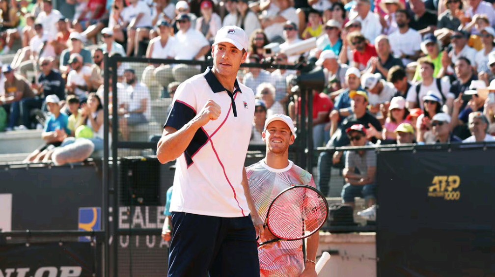 法网碾压年终总决赛,梅德韦杰夫带队取胜 法网碾压年终总决赛,梅德韦杰夫带队取胜