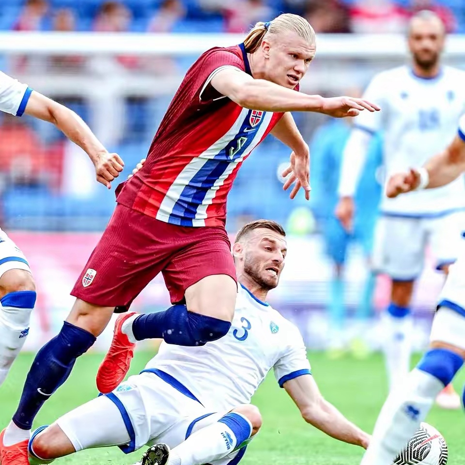 土耳其完胜瑞士,哈兰德点燃赛场 土耳其完胜瑞士,哈兰德点燃赛场